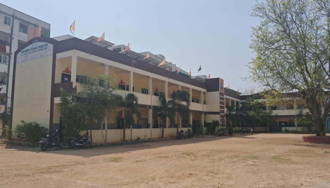 School building and playground at Saraswathi Vidya Mandir High School, Khairatabad